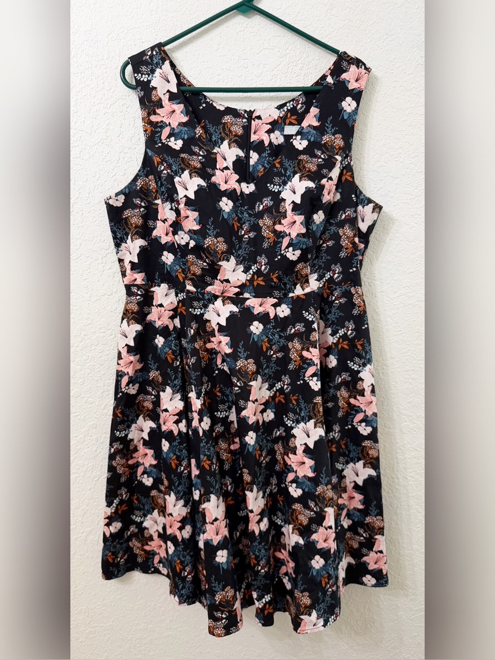 Eva Rose Butterfly and Lily V-Neck Dress Size 1X